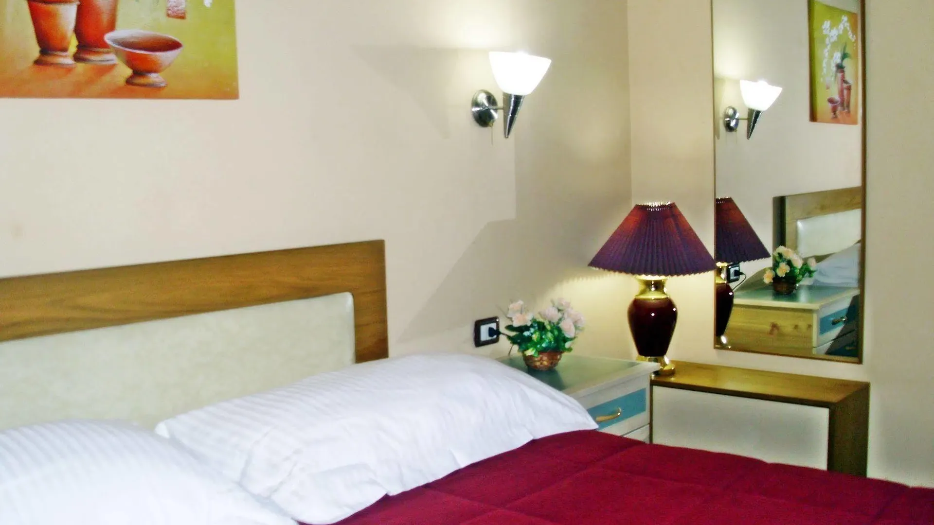 Hotel Stela City Center ティラナ