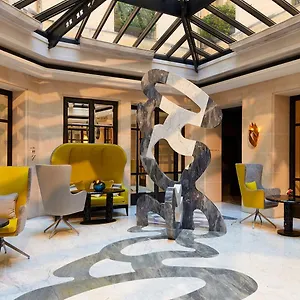 ***** Otel Le Burgundy Fransa